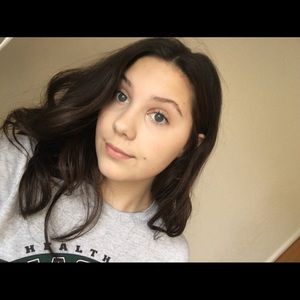 Meet your Posher, Hallie